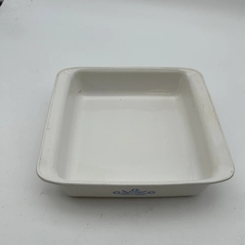 Corningware - Corelle Cornflower Blue 8 X 8 Inch Inside Square Baker - P322